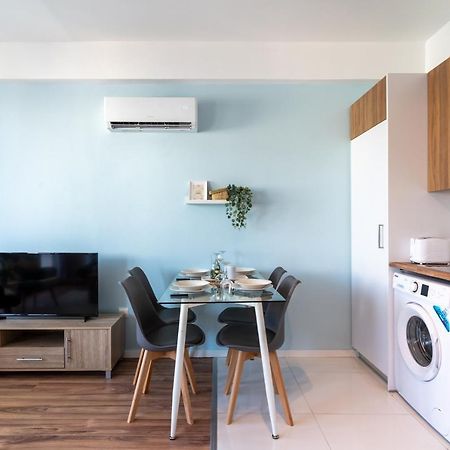 Livia Studio Apartment In Larnaca Extérieur photo