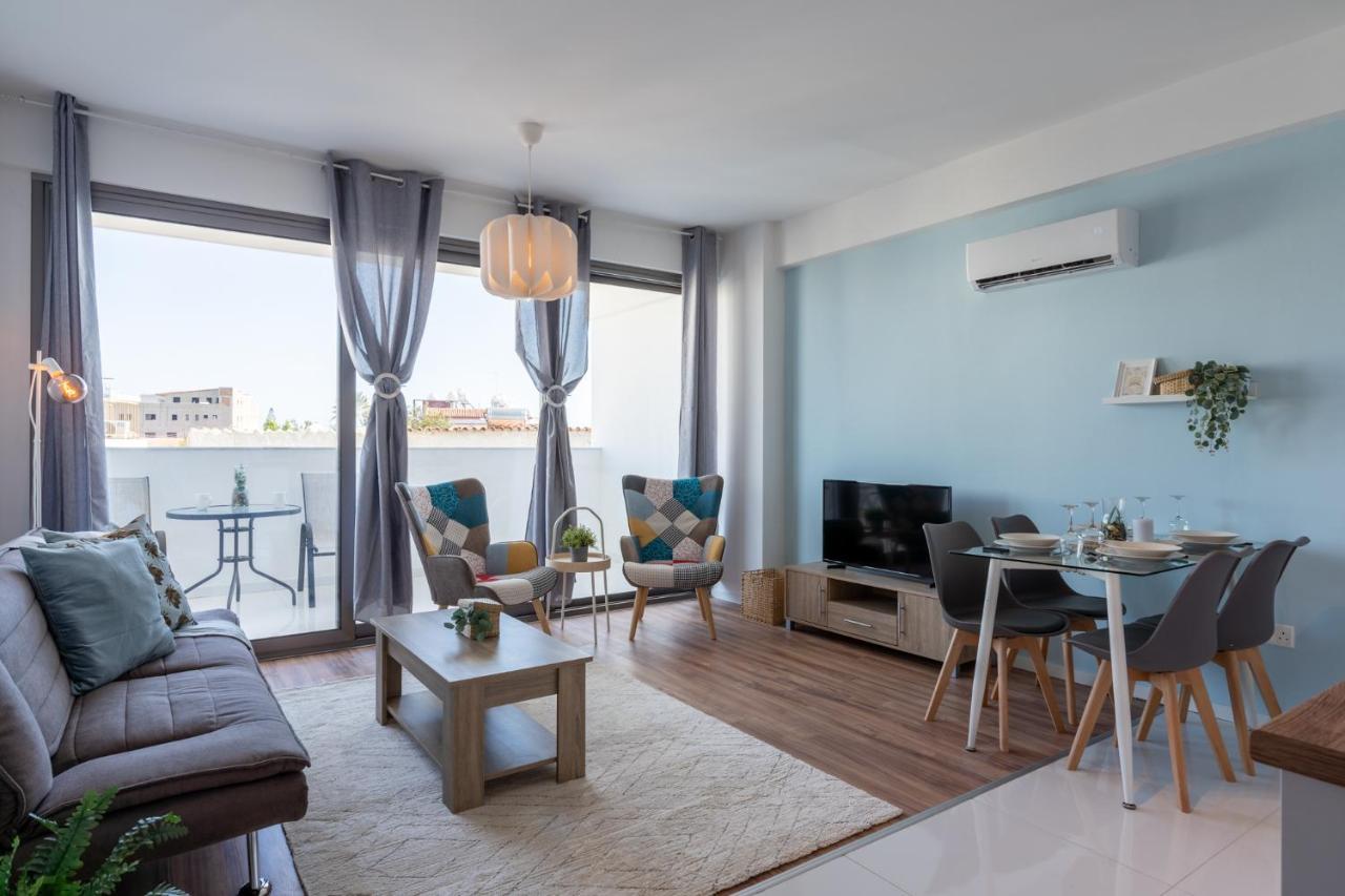 Livia Studio Apartment In Larnaca Extérieur photo