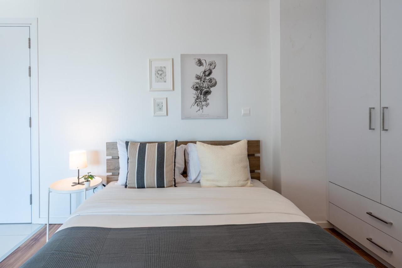 Livia Studio Apartment In Larnaca Extérieur photo