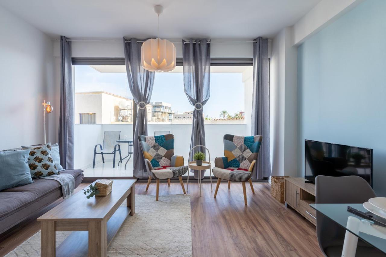 Livia Studio Apartment In Larnaca Extérieur photo