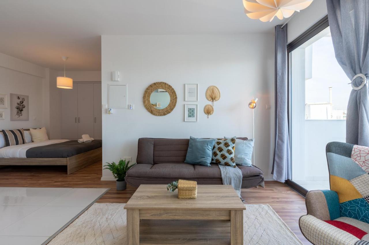 Livia Studio Apartment In Larnaca Extérieur photo